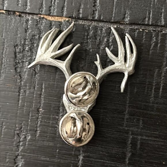 Pewter Lapel Pin Point Drop Time Steer Skull Hand Crafted Art​ - Picture 3 of 7